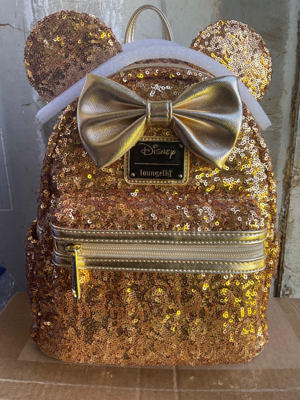 DISNEY PARKS HOLOGRAPHIC GOLD   LASRX exclusive Minnie   BAG NWT - Picture 8 of 8